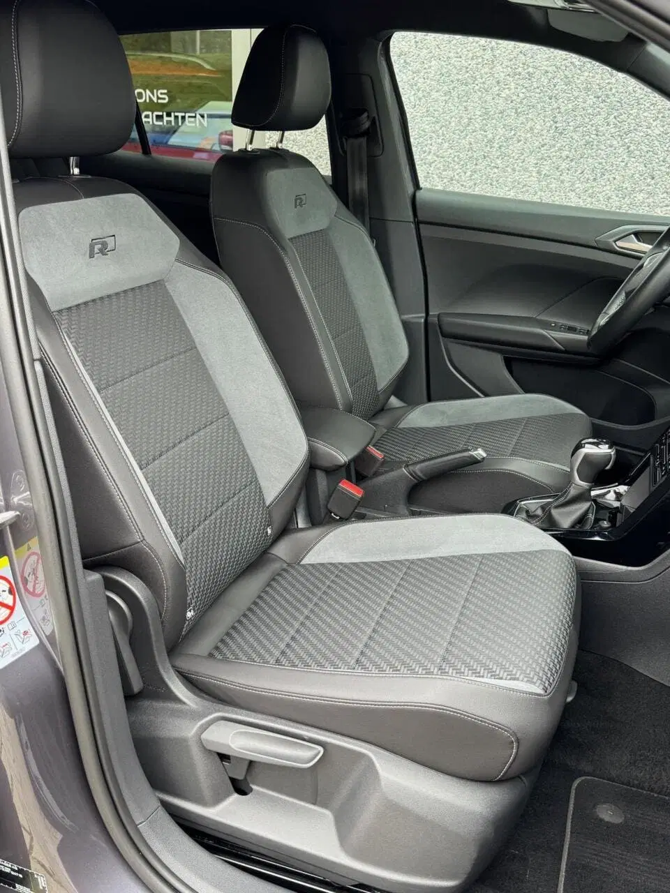 Volkswagen T-Cross 1.5 TSI 2x R-line Virtual uit 2022, foto 15
