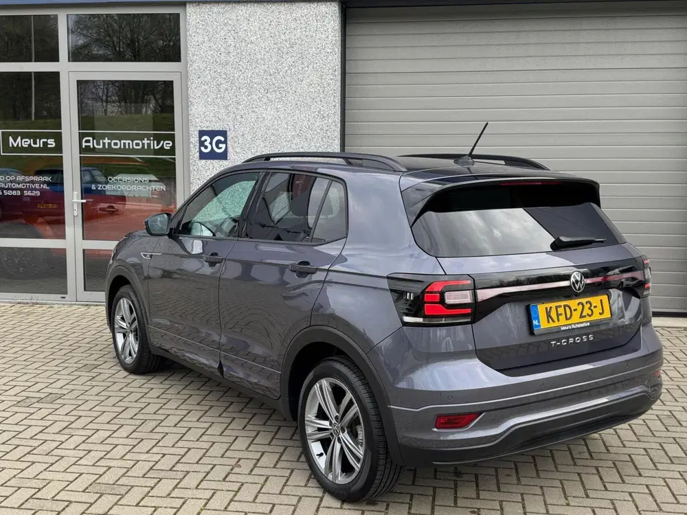 Volkswagen T-Cross 1.5 TSI 2x R-line Virtual uit 2022, foto 2