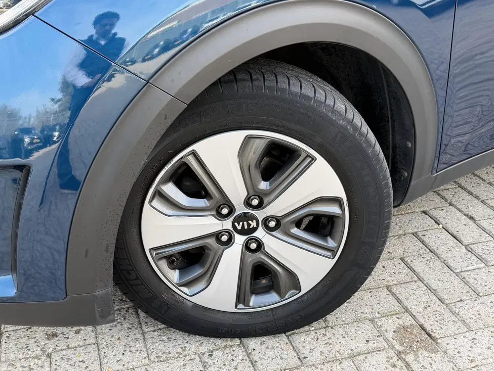 Kia Niro 1.6 GDi Hybrid DynamicPlusLine uit 2019, foto 2