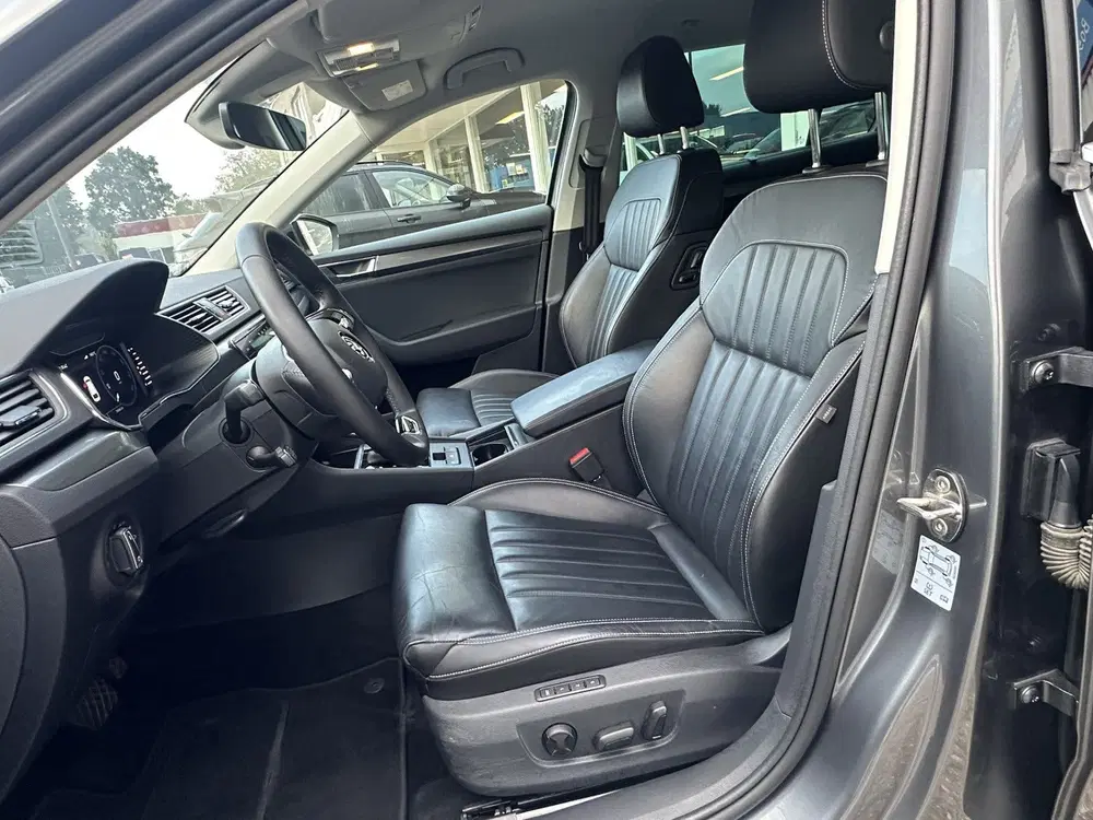 Skoda Superb 1.4 TSI iV Style uit 2022, foto 4