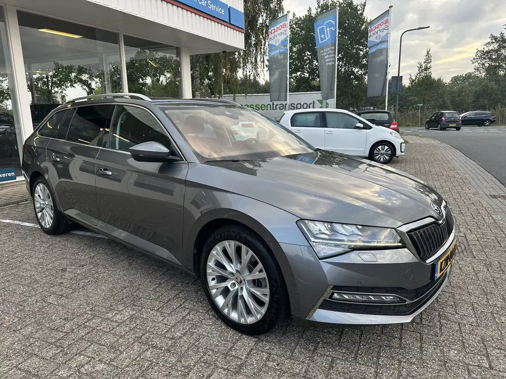 Skoda Superb 1.4 TSI iV Style uit 2022, foto 7