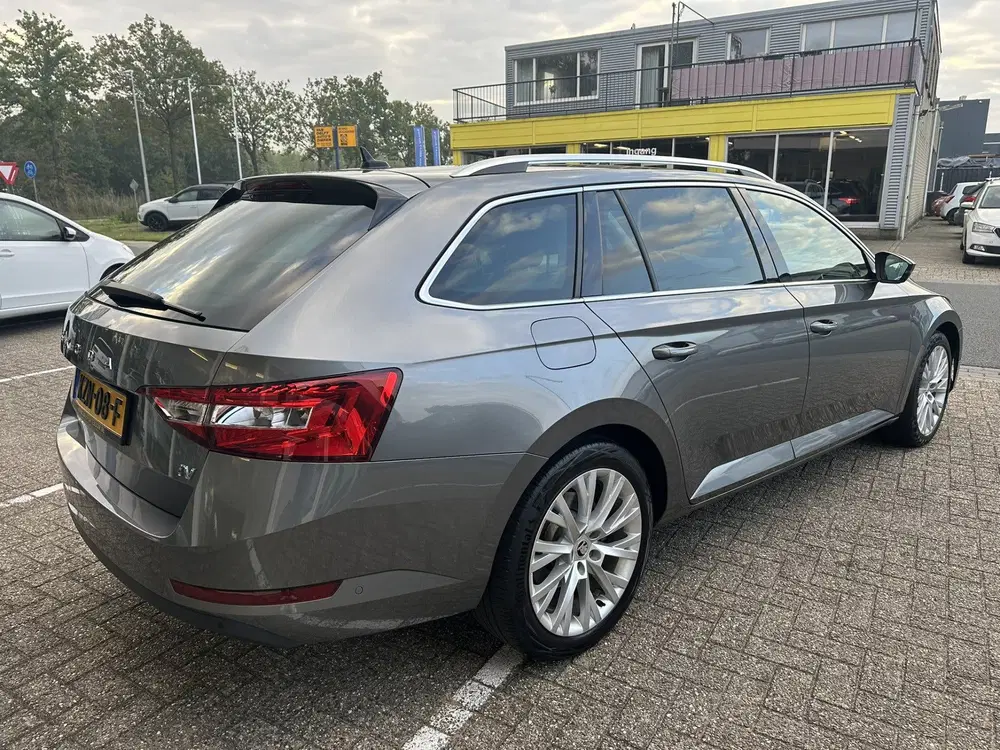 Skoda Superb 1.4 TSI iV Style uit 2022, foto 9