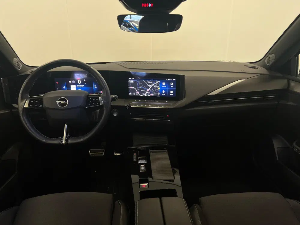 Opel Astra 1.2T 130PK uit 2024, foto 2