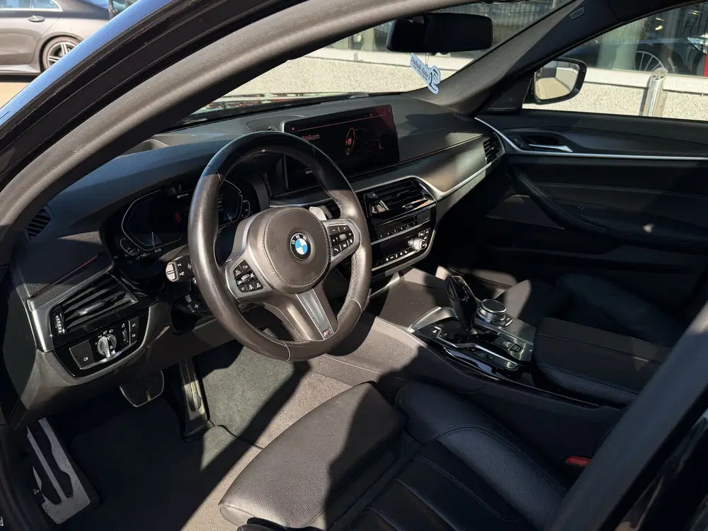 BMW 5-serie 5 Serie 545e xDrive M-Sport uit 2021, foto 2