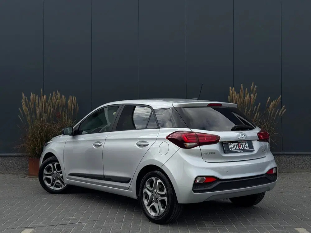 Hyundai i20 1.2 i-Motion LAGE KMSTAND uit 2020, foto 9