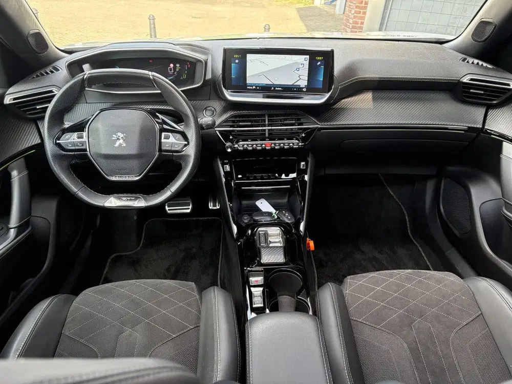 Peugeot 2008 GT Pack EV 3-FASEN 50kWh 136pk uit 2022, foto 15