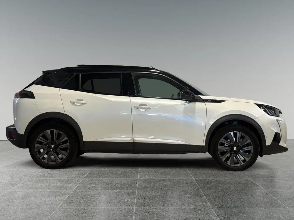 Peugeot 2008 GT Pack EV 3-FASEN 50kWh 136pk uit 2022, foto 4