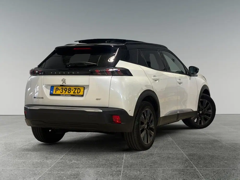 Peugeot 2008 GT Pack EV 3-FASEN 50kWh 136pk uit 2022, foto 5