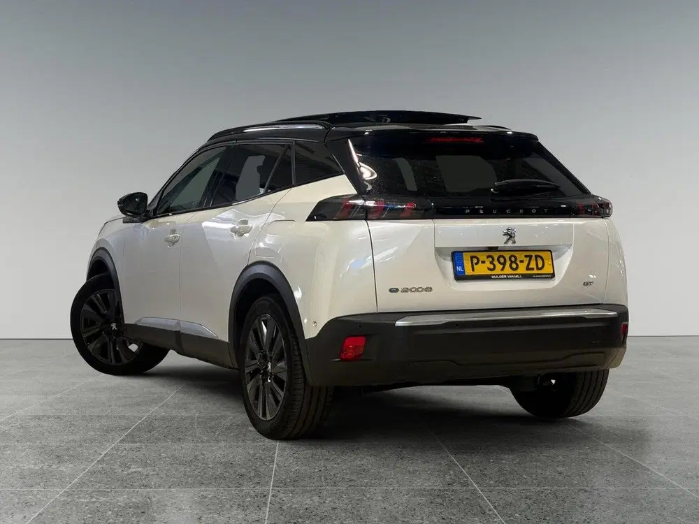 Peugeot 2008 GT Pack EV 3-FASEN 50kWh 136pk uit 2022, foto 7