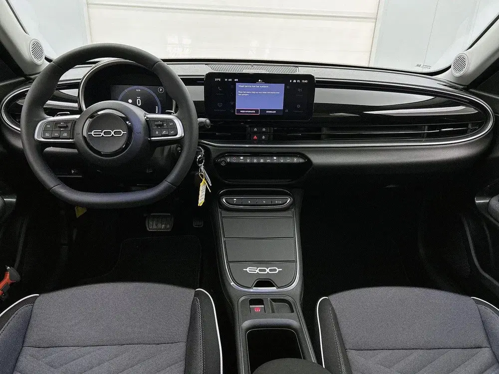 Fiat 600 1.2 145pk Hybrid Icon Automaat uit 2026, foto 11