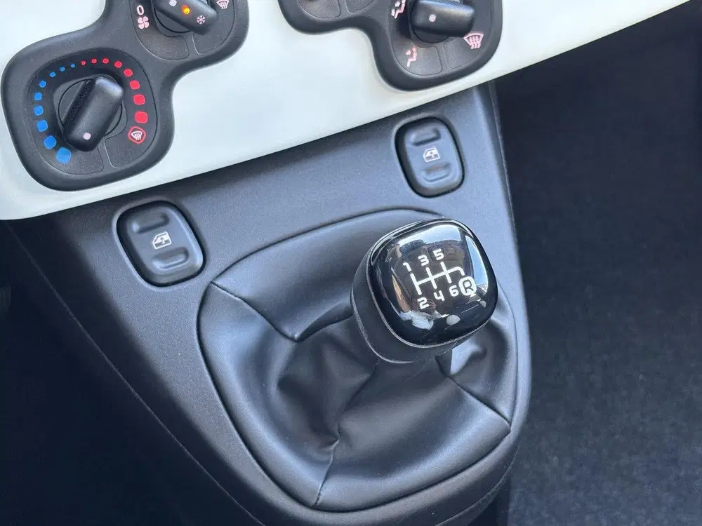 Fiat Panda 70pk Hybrid Cross uit 2025, foto 13