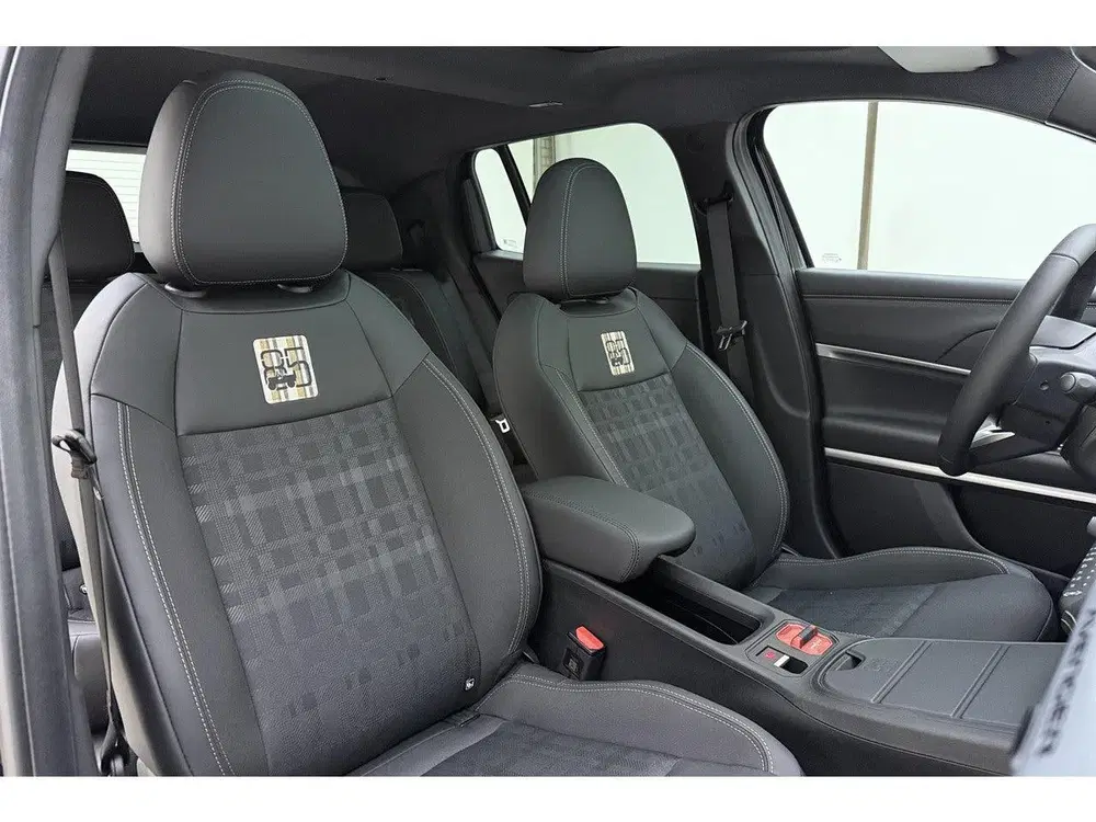 Jeep Avenger 85th Anniversary 54 kWh uit 2026, foto 14