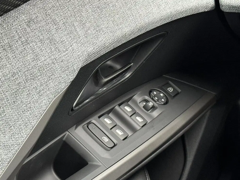 Peugeot 3008 Allure 210pk 73 kWh uit 2026, foto 10