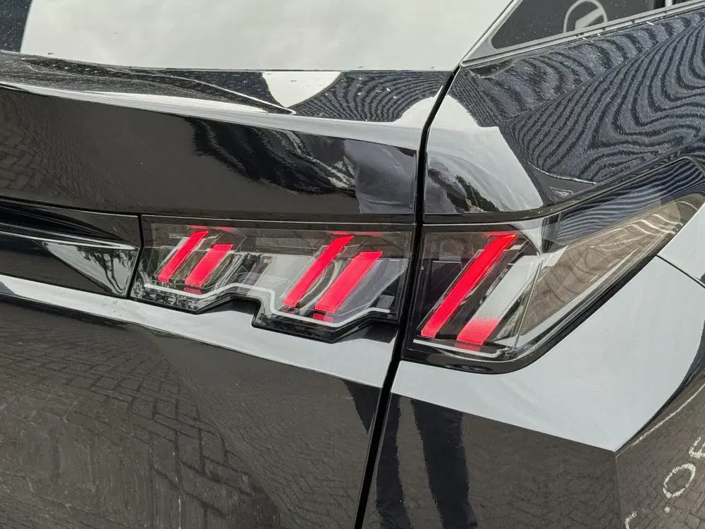 Peugeot 3008 Allure 210pk 73 kWh uit 2026, foto 6