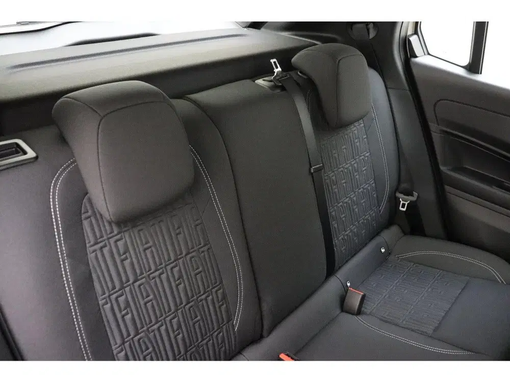 Fiat 600 1.2 Hybrid Urban 136 PK uit 2025, foto 14