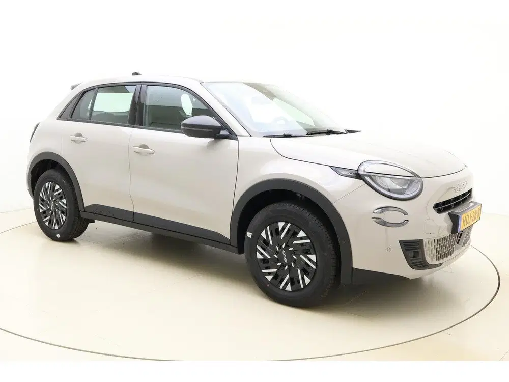 Fiat 600 1.2 Hybrid Urban 136 PK uit 2025, foto 8
