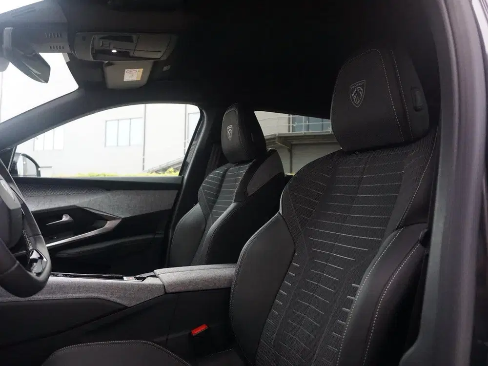 Peugeot 5008 1.2 Hybrid 145 GT 7p 360 Vision Camera uit 2025, foto 11