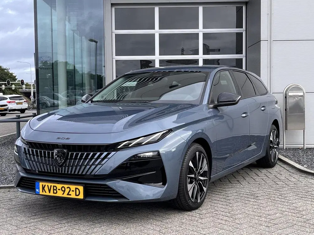 Peugeot 308 Plug-in Hybrid 195pk e-DCS7 Business uit 2026