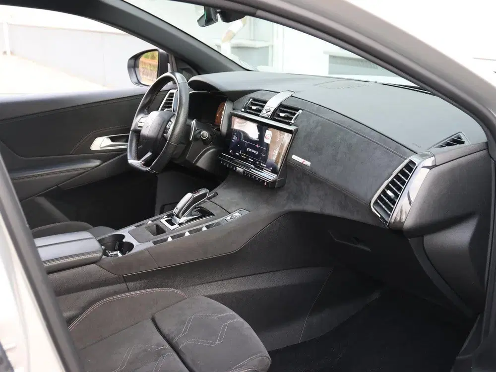 DS Automobiles DS 7 DS DS 7 Crossback 180pk Performance Line uit 2021, foto 9