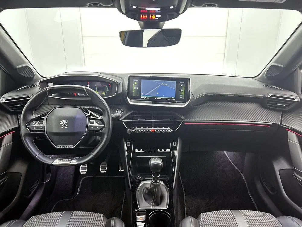 Peugeot 208 GT 100pk uit 2021, foto 12