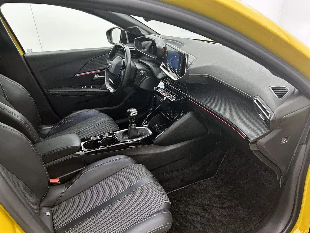 Peugeot 208 GT 100pk uit 2021, foto 13