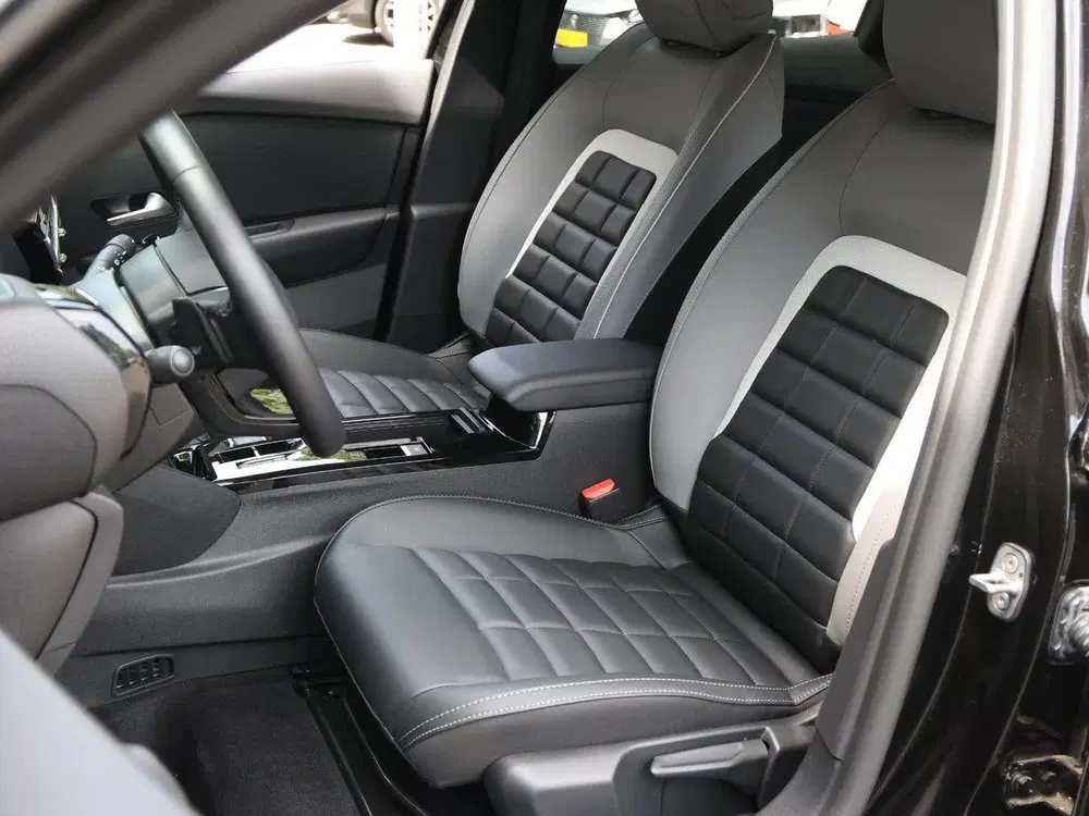 Citroën C4 1.2 145pk Hybrid Max uit 2025, foto 8