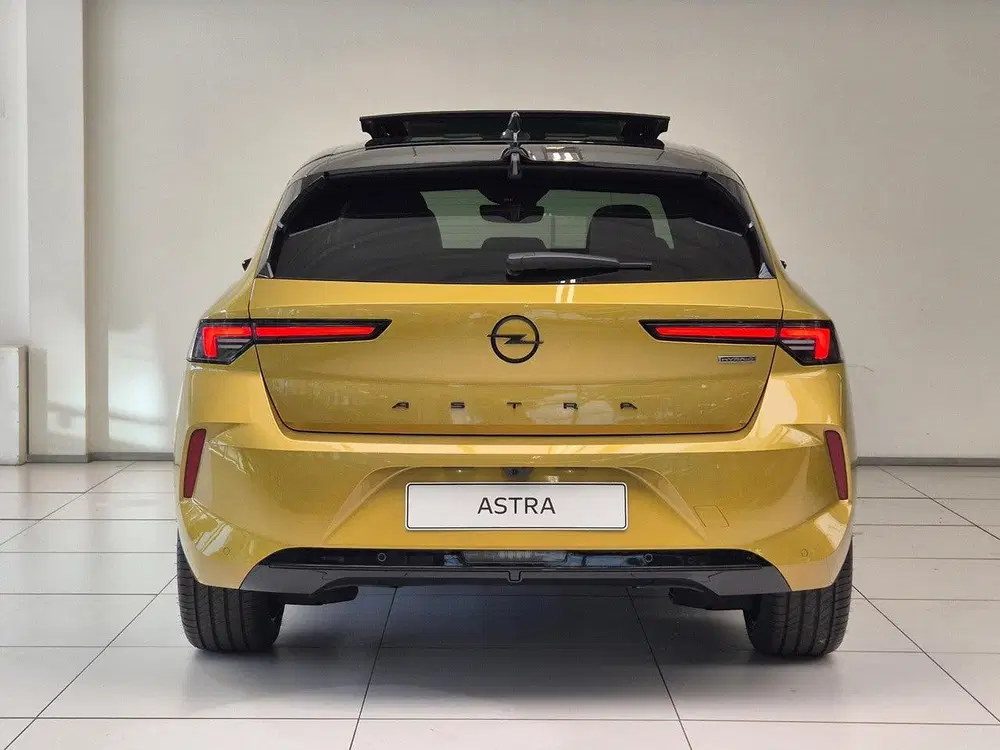 Opel Astra 1.2 Turbo Hybrid Ultimate Automaat uit 2025, foto 4