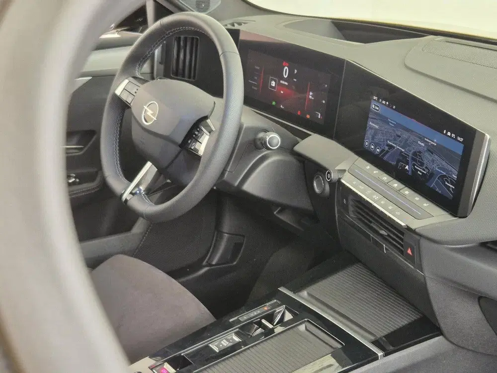Opel Astra 1.2 Turbo Hybrid Ultimate Automaat uit 2025, foto 9