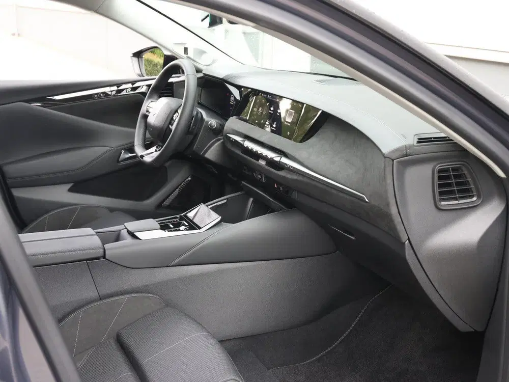 DS Automobiles N°4 DS N4 E-Tense Etoile Absolute Comfort Tech uit 2025, foto 10