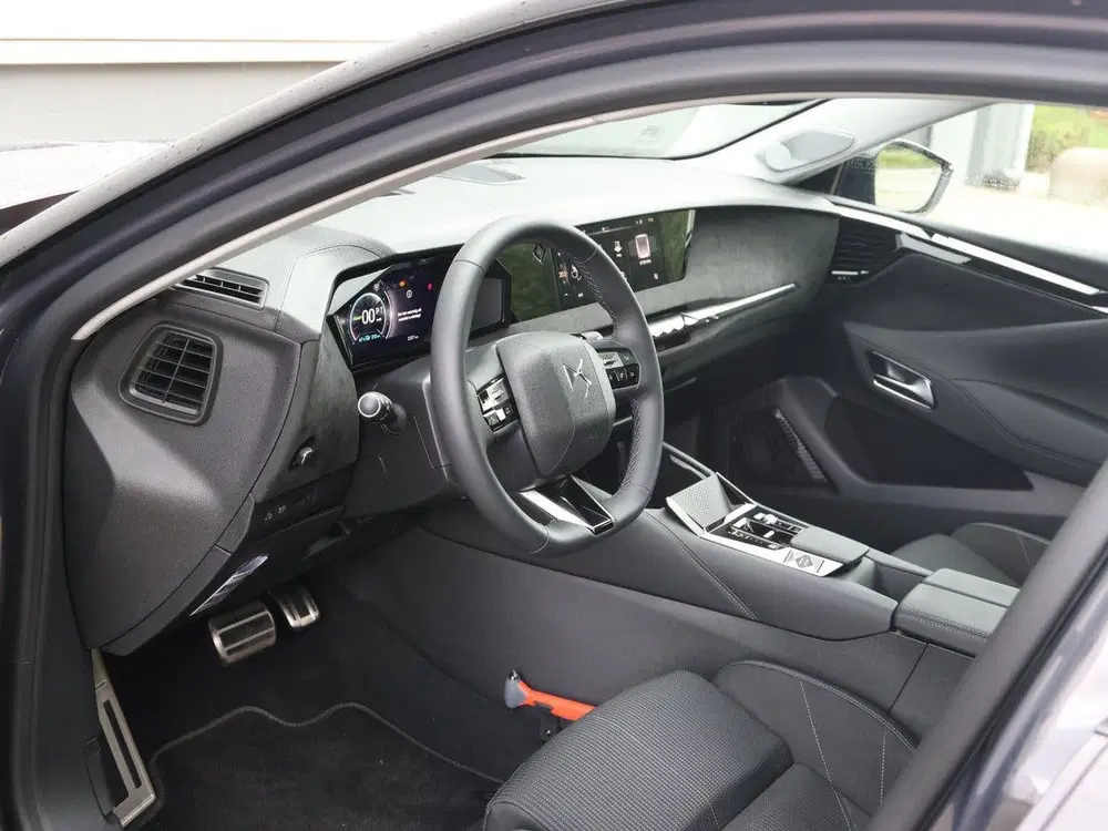 DS Automobiles N°4 DS N4 E-Tense Etoile Absolute Comfort Tech uit 2025, foto 13
