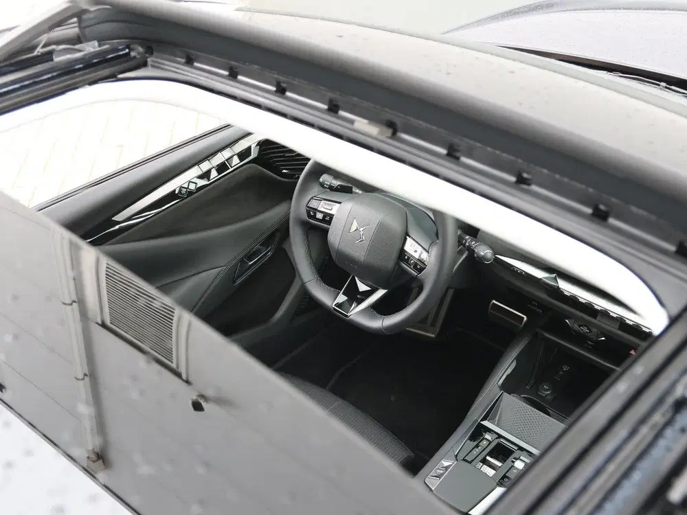 DS Automobiles N°4 DS N4 E-Tense Etoile Absolute Comfort Tech uit 2025, foto 9