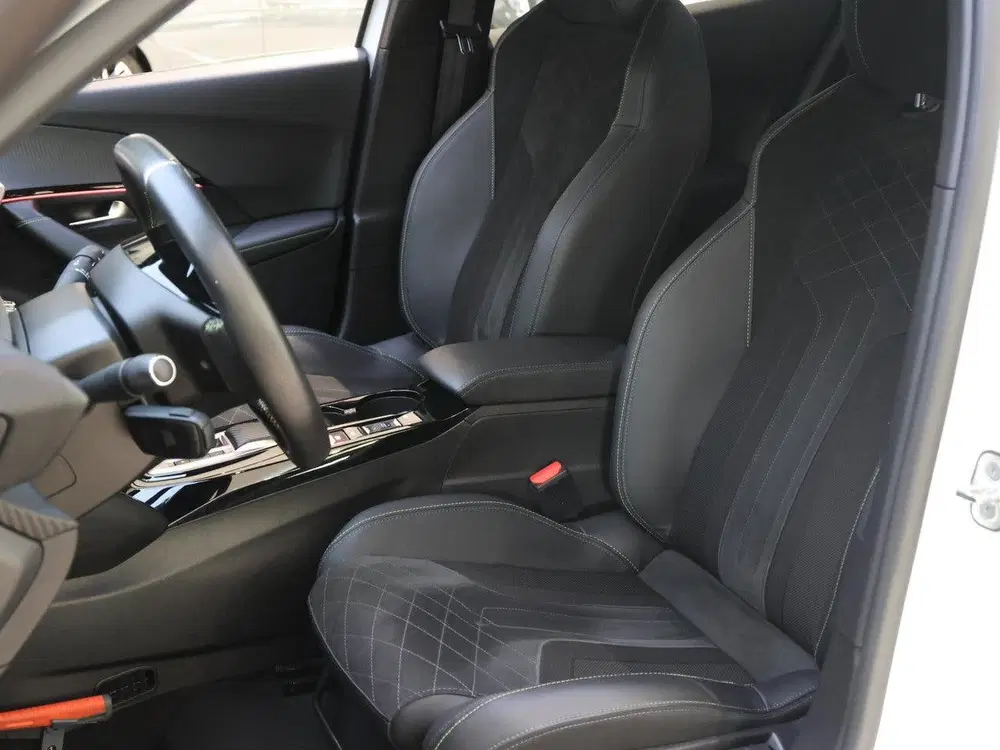 Peugeot 2008 SUV EV GT Pack 50 kWh uit 2023, foto 13