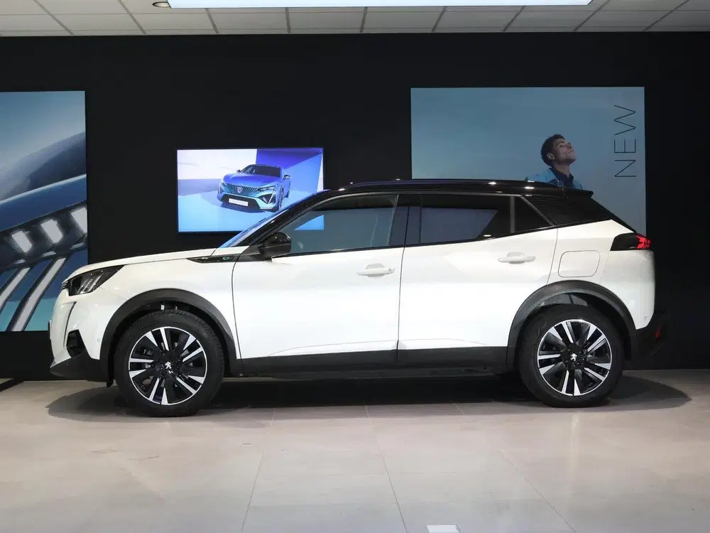Peugeot 2008 SUV EV GT Pack 50 kWh uit 2023, foto 2