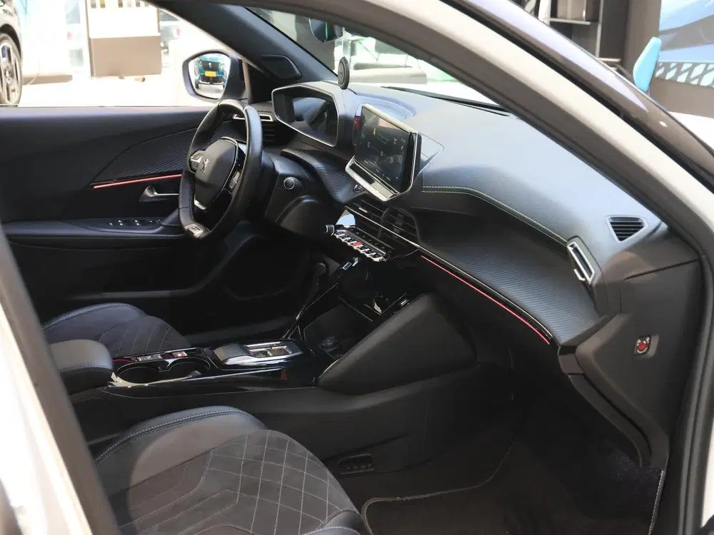 Peugeot 2008 SUV EV GT Pack 50 kWh uit 2023, foto 6