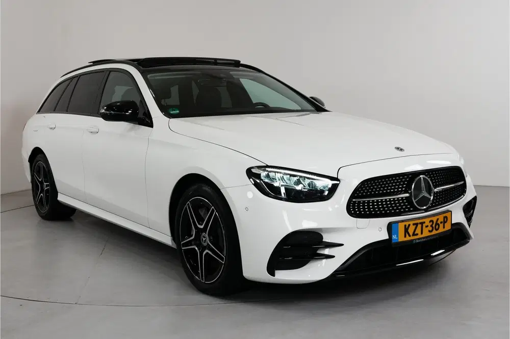 Mercedes-Benz E-Klasse 300 e AMG Night 320 pk PHEV uit 2022, foto 4