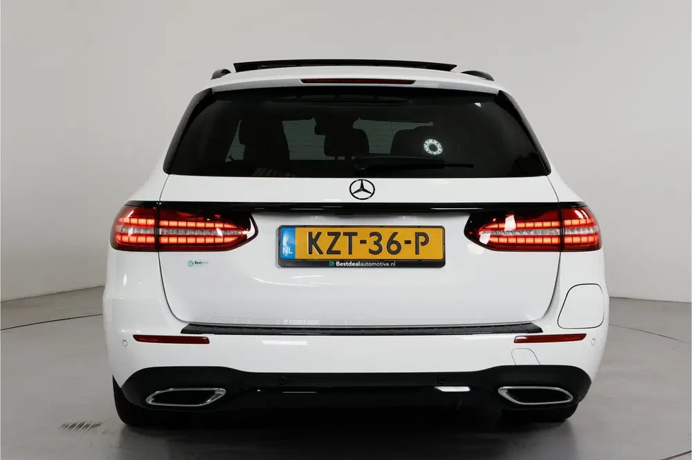 Mercedes-Benz E-Klasse 300 e AMG Night 320 pk PHEV uit 2022, foto 7