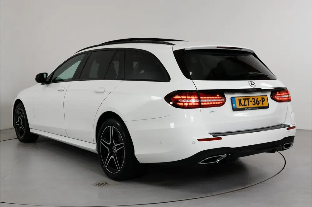 Mercedes-Benz E-Klasse 300 e AMG Night 320 pk PHEV uit 2022, foto 8