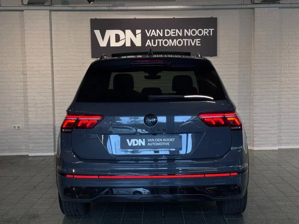 Volkswagen Tiguan 1.5 TSI R-Line Business Black Style Pano I uit 2024, foto 10