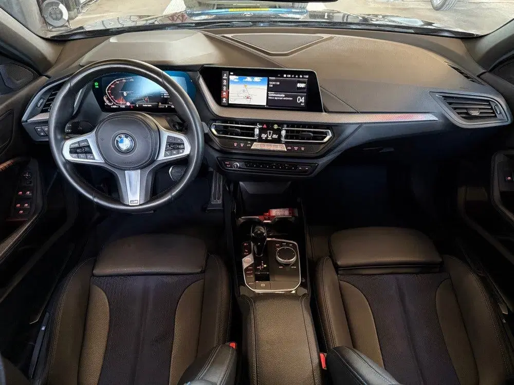 BMW 1-serie 118I M-Sport Automaat Navi LED 50 Jahre Cr uit 2022, foto 2