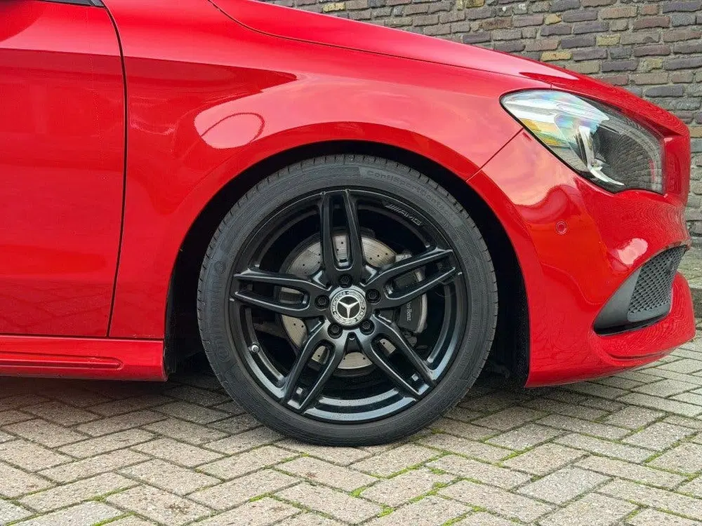 Mercedes-Benz CLA Shooting Brake 180 AMG Night Pakket uit 2019, foto 11