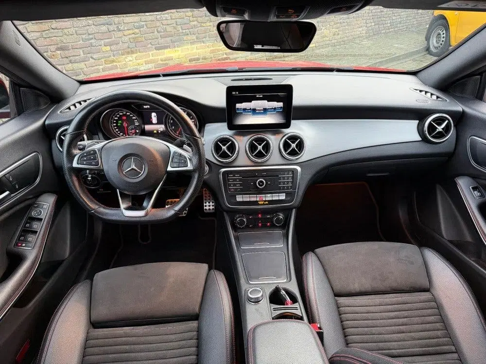 Mercedes-Benz CLA Shooting Brake 180 AMG Night Pakket uit 2019, foto 2