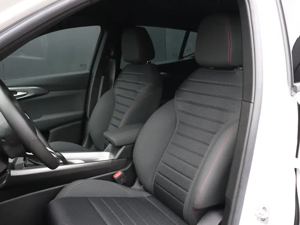 Alfa Romeo Tonale 1.5T Hybrid Sprint uit 2025, foto 12