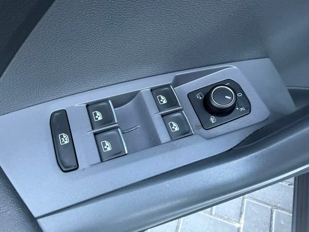 Volkswagen T-Cross 1.0 TSI R-line Dsg uit 2020, foto 12