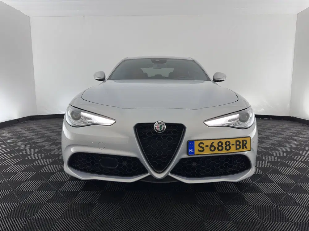 Alfa Romeo Giulia 2.0T Sprint (INCL-BTW) Aut. *LEATHER uit 2023, foto 2