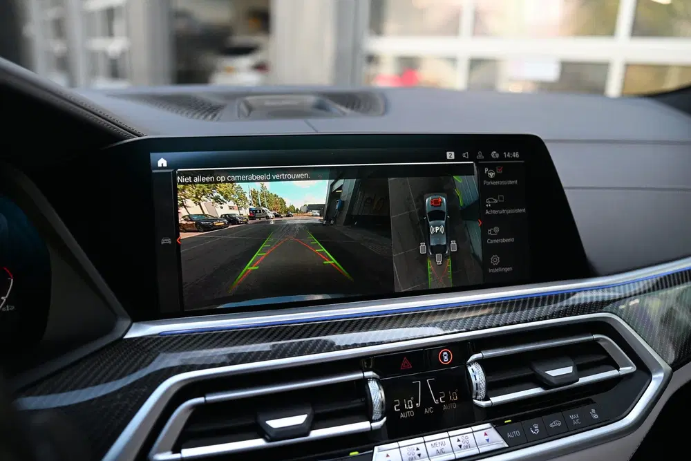 BMW X6 M50i High Executive Automaat uit 2021, foto 10