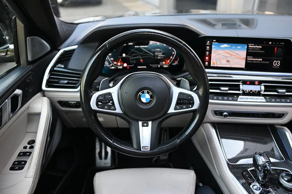 BMW X6 M50i High Executive Automaat uit 2021, foto 11