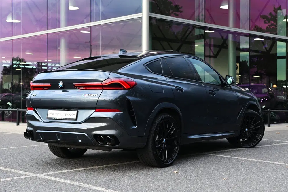 BMW X6 M50i High Executive Automaat uit 2021, foto 2