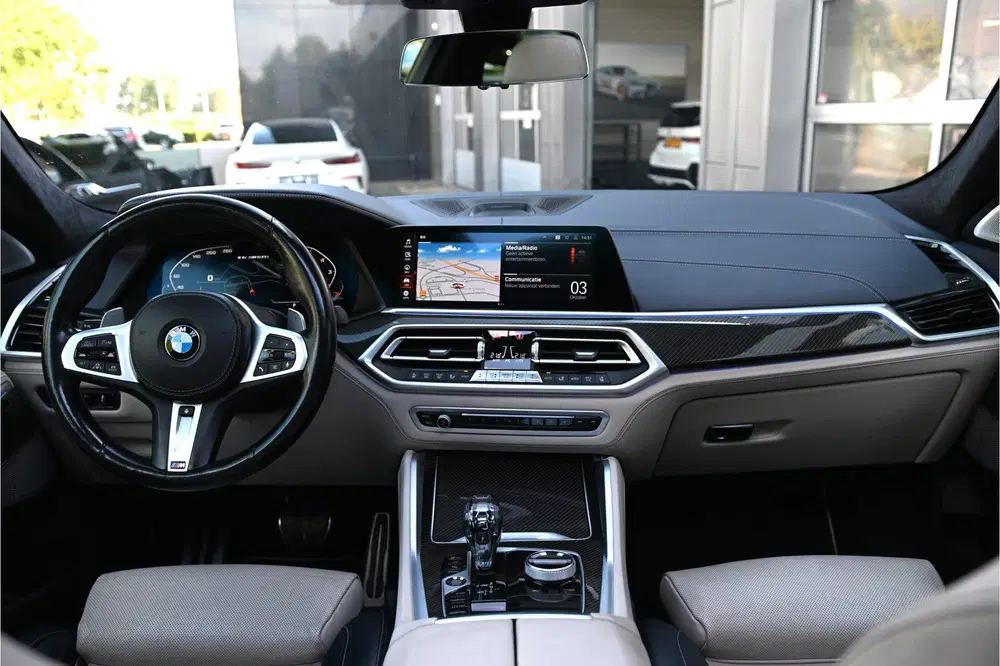 BMW X6 M50i High Executive Automaat uit 2021, foto 3