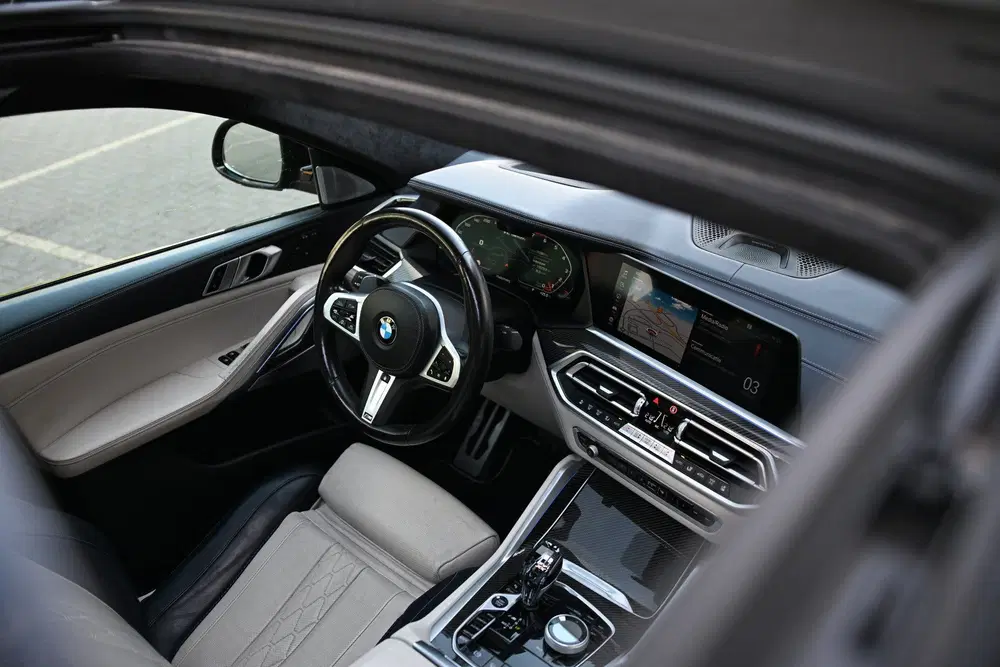 BMW X6 M50i High Executive Automaat uit 2021, foto 6