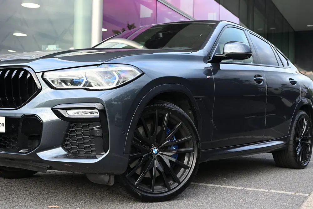 BMW X6 M50i High Executive Automaat uit 2021, foto 9